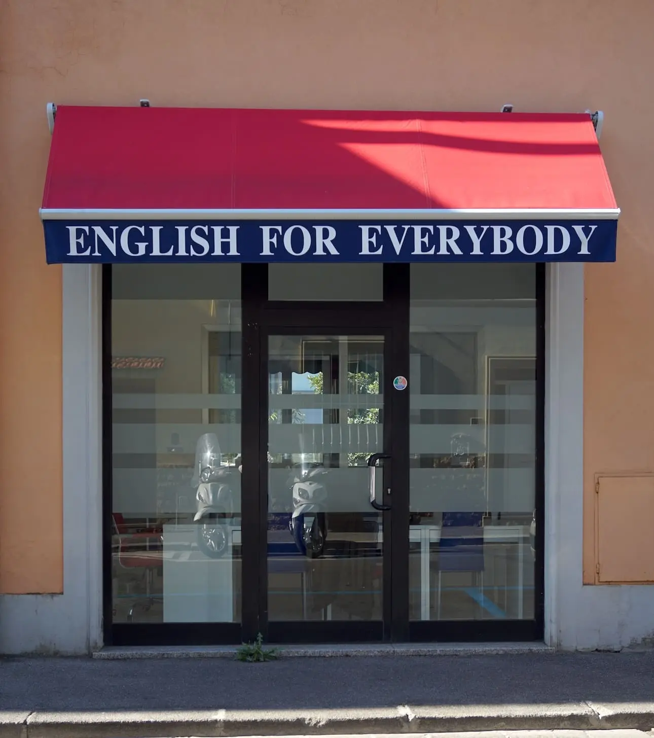 Scuola di Inglese a Sesto Fiorentino - foto dell'ingresso della Sede di English For Everybody